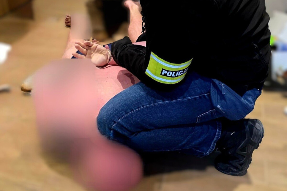 44-latek z Legnicy aresztowany w Karpaczu za przemoc i pozbawienie wolności pasierba