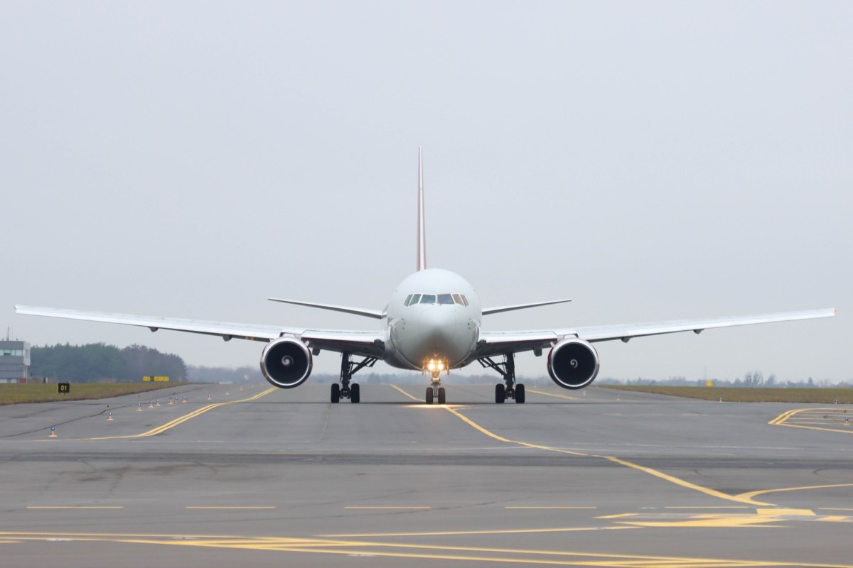 Man posed as licensed Air Canada captain for 17 years using forged papers