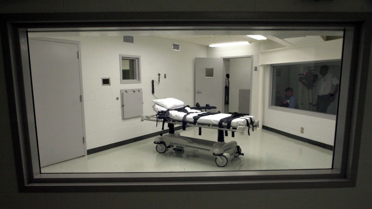 Federal Judge Bans Alabama from Executing Inmates with Nitrogen Gas