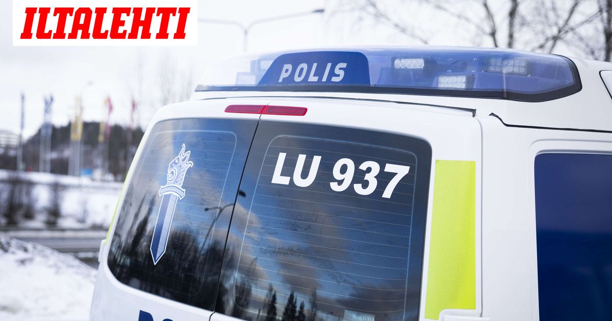 Espoolaiskuski pakeni poliisiratsiaa u-käännöksellä – kyydissä ollut lapsi