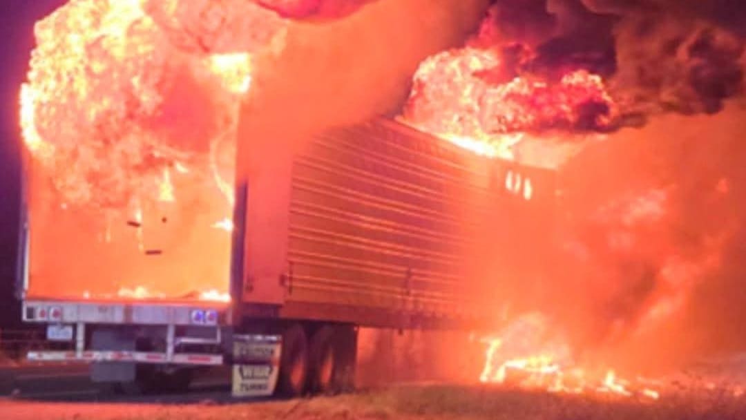 Smuggler truck in Texas: 39 migrants rescued from burning trailer