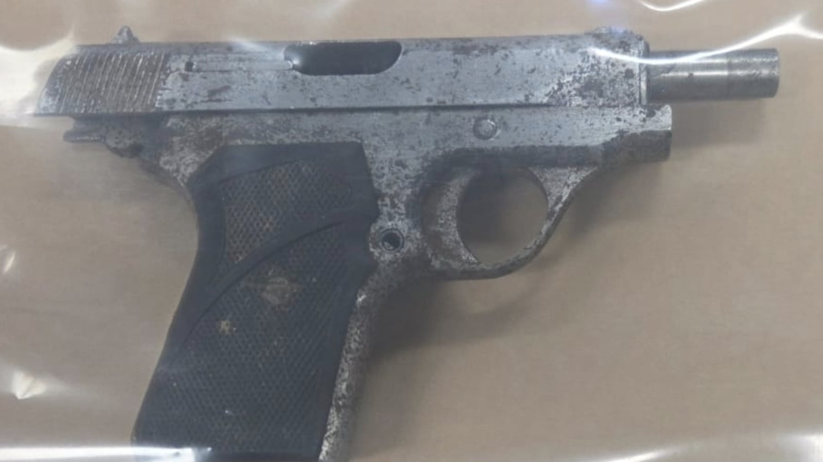 Tipperary man held after €40k drugs and gun seized in Wexford