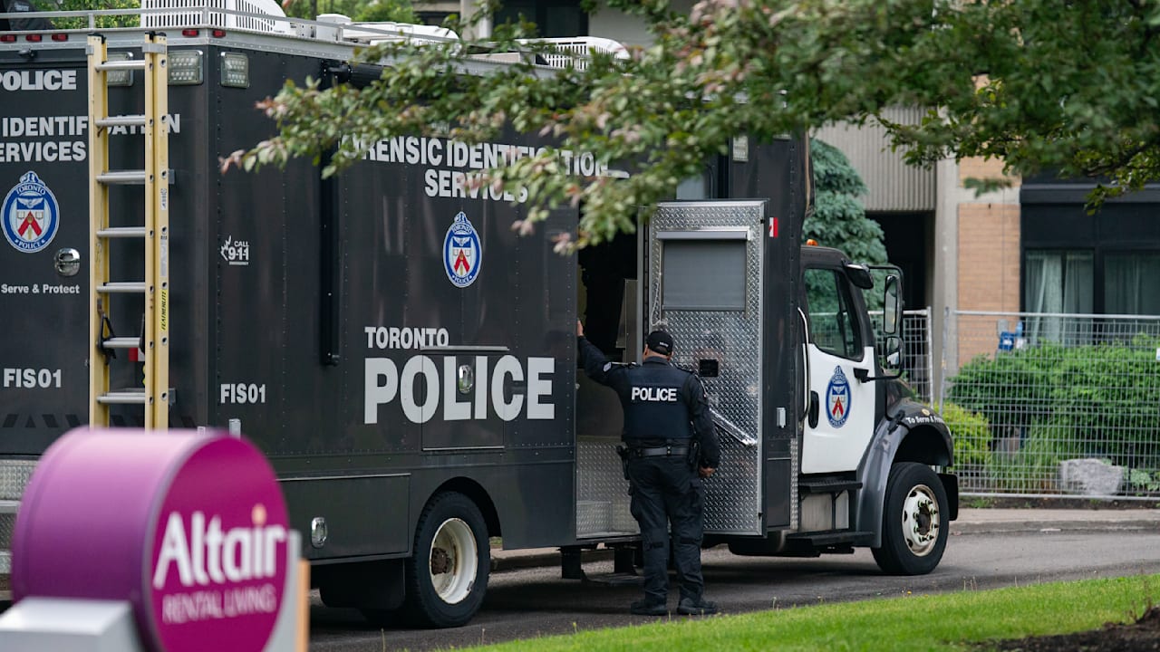 Police officer fatally shot during raid in Toronto