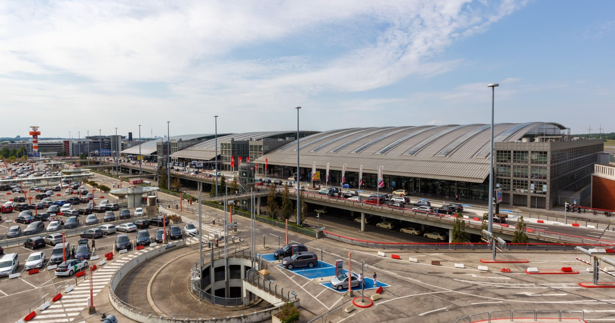 Sicherheitszone am Hamburger Flughafen wegen Polizeivorfalls evakuiert