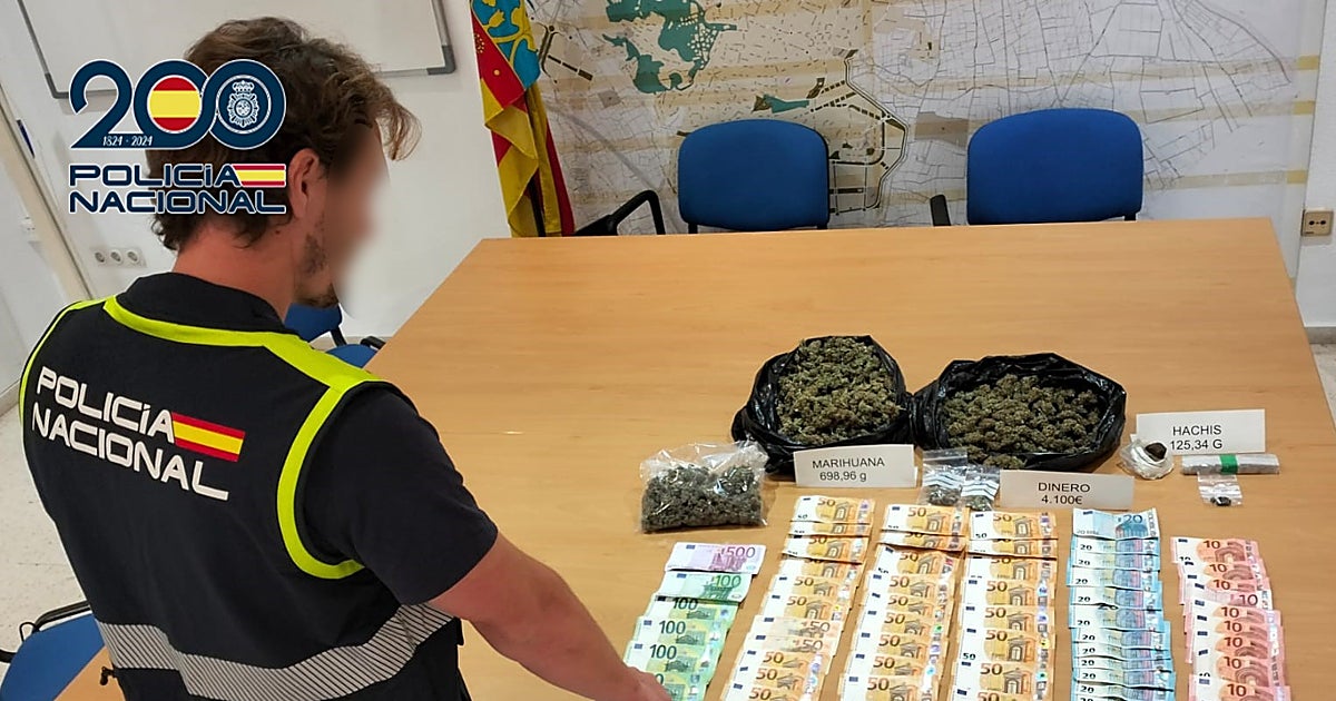 La Policía Nacional desmantela un punto de venta de droga frente a un colegio en Torrent