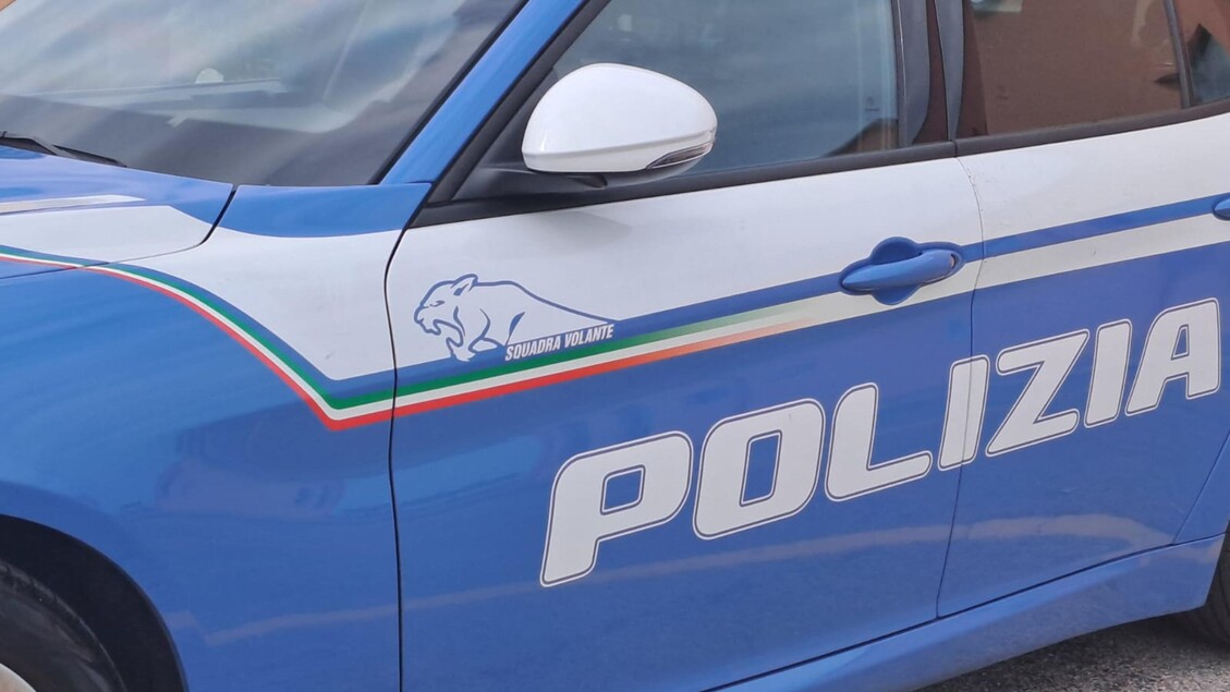 Rider 25enne arrestato a Milano per molestie sessuali a tre clienti durante le consegne a domicilio