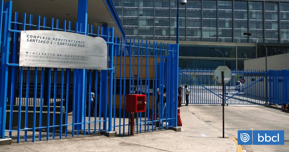 Riña en cárcel Santiago Sur termina con un interno apuñalado en el cuello