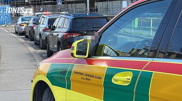Vážné napadení na pražské Palmovce: útočník pobodal muže a utekl