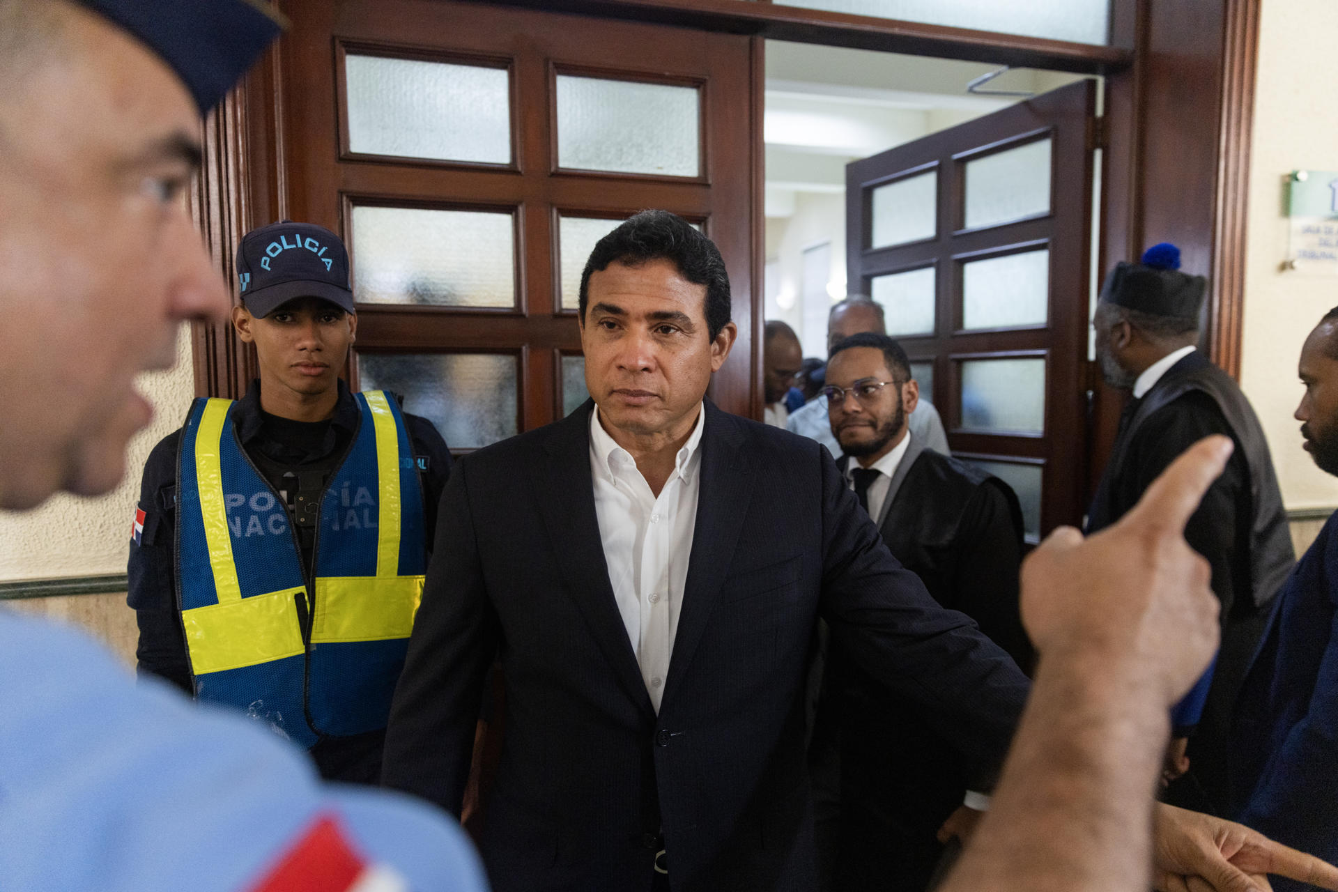 Tres generales dominicanos condenados a 20 años por fraude de $75 millones