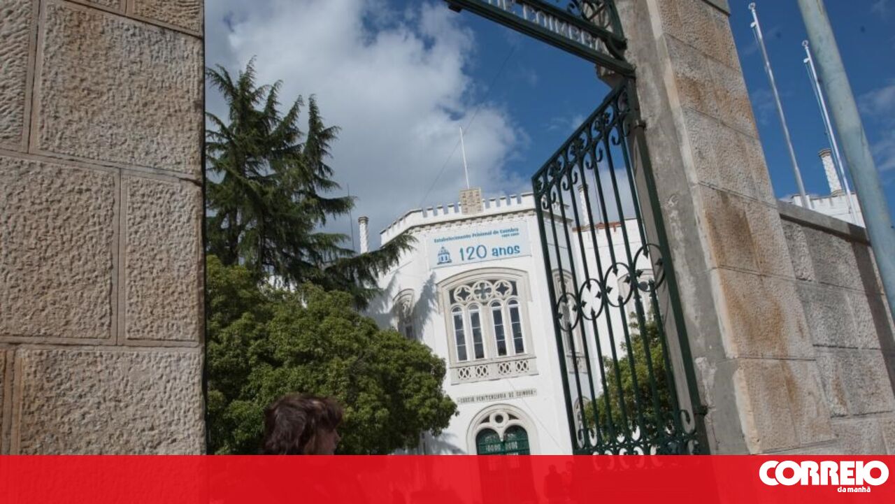 Recluso de Coimbra condenado a cinco anos e meio por tráfico de droga na prisão