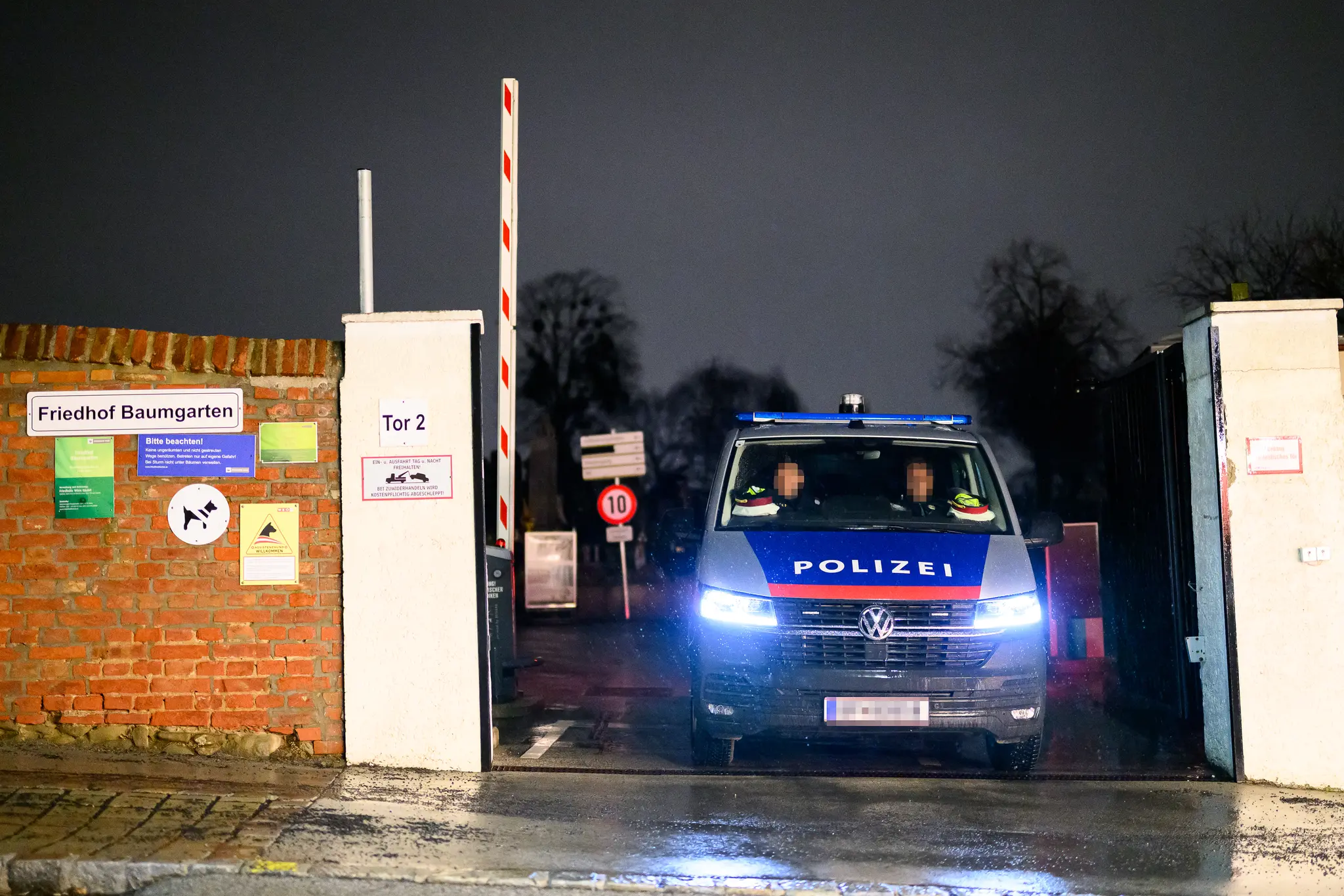Mordprozess in Wien: 14-Jährige soll Pensionistin am Baumgartner Friedhof erstochen haben
