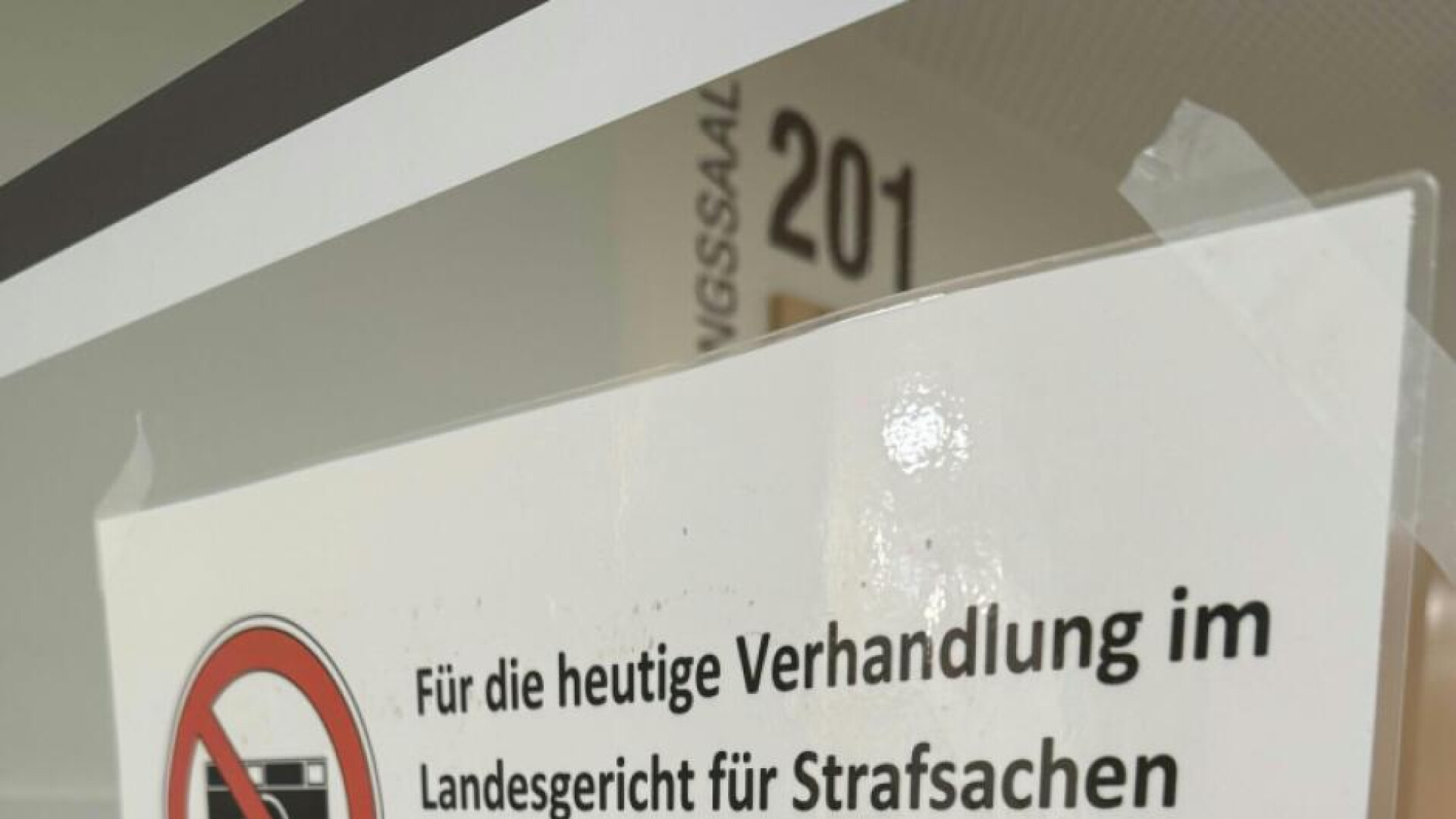 14-Jährige vor Wiener Gericht: Über 80 Stiche auf Pensionistin auf Friedhof