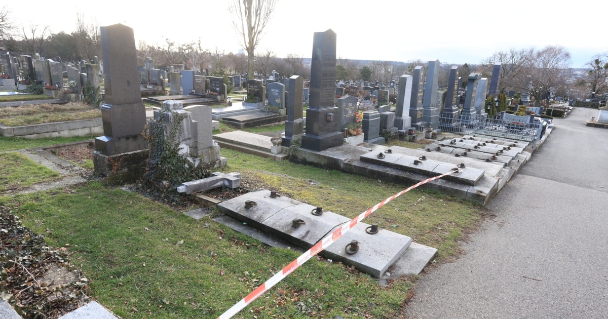 Mordprozess in Wien: 14-Jährige stach über 80 Mal auf Friedhofsbesucherin ein
