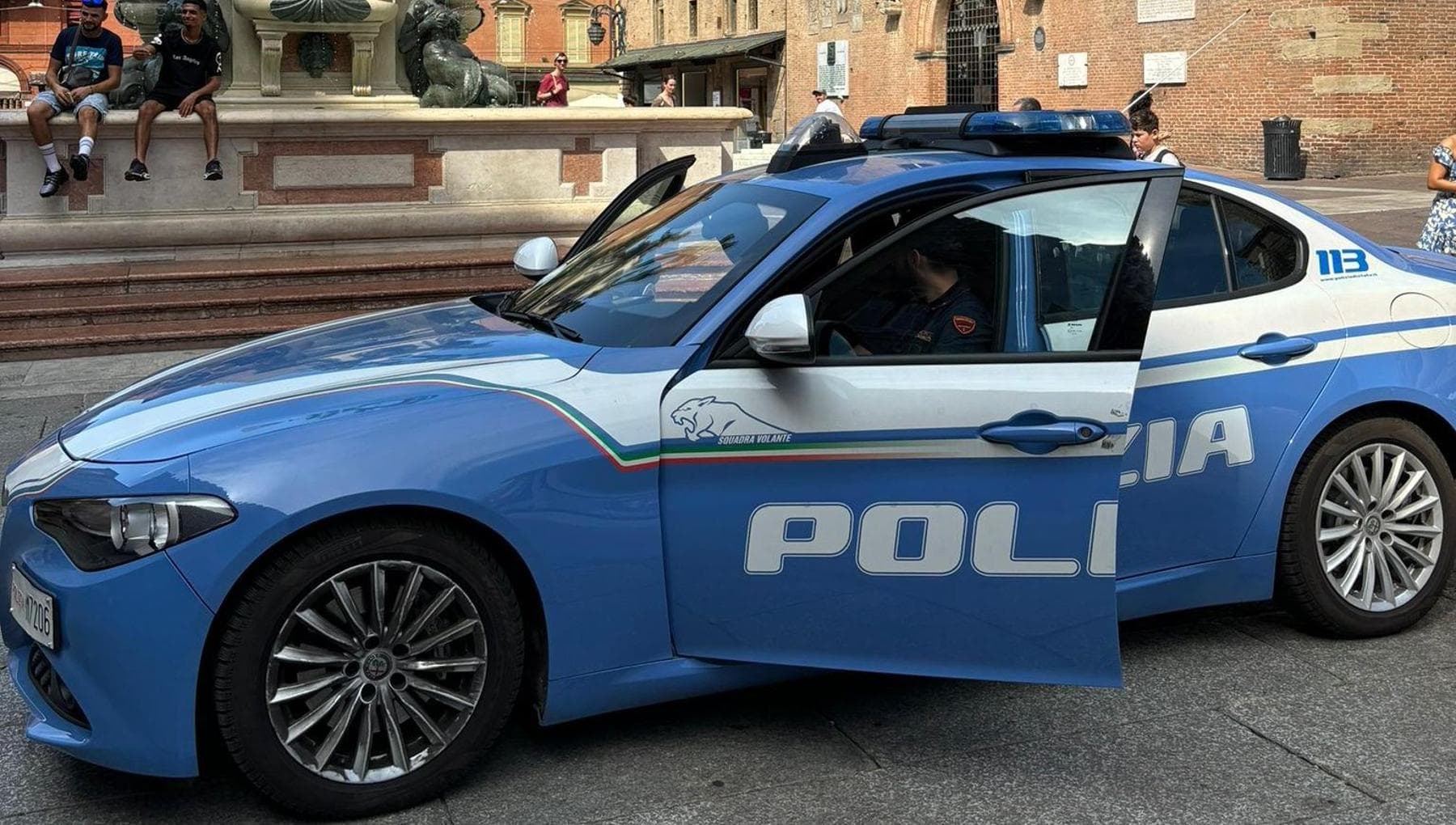 Sedicenne arrestato nel Bolognese con manuali per armi e propaganda jihadista