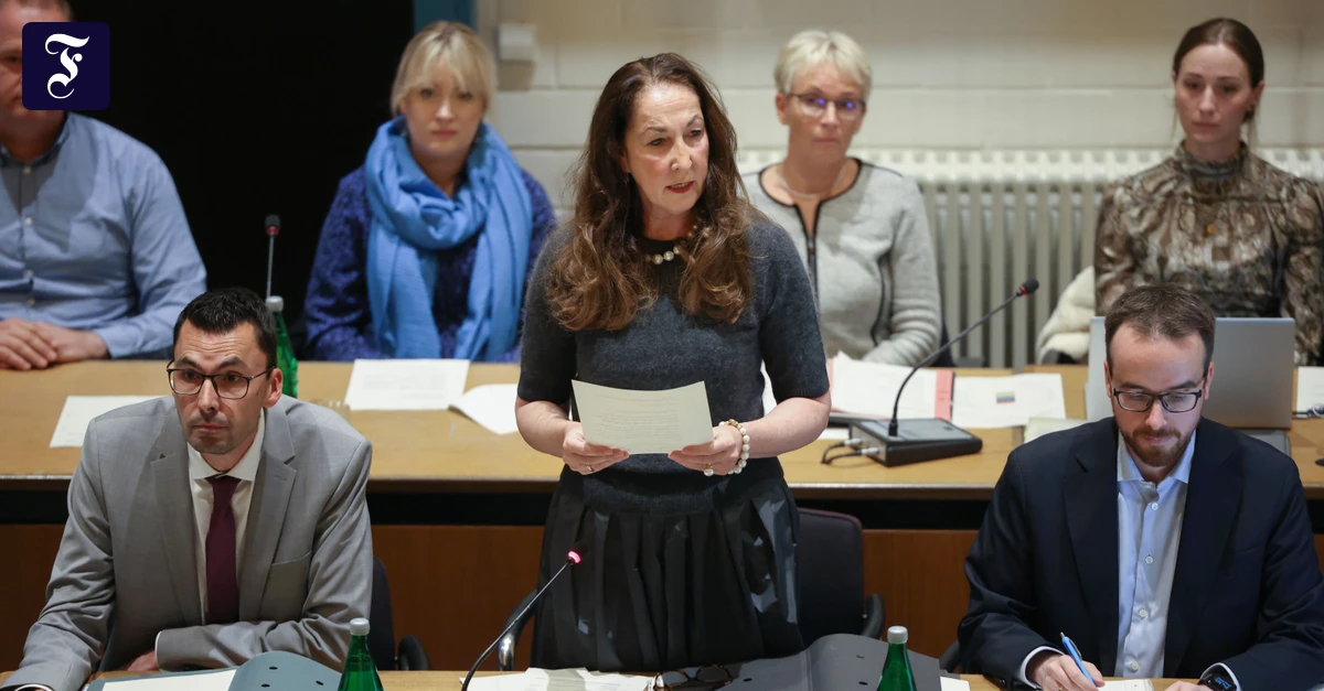 Messerangriff auf Herdecker Bürgermeisterin: Adoptivtochter angeklagt