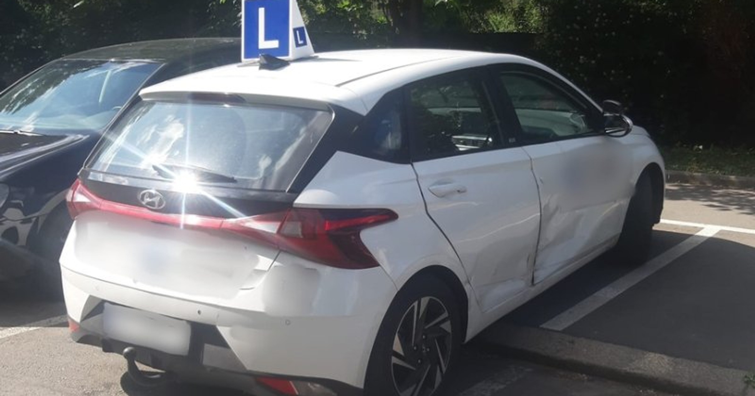 Pijany kierowca bez prawa jazdy rozbił audi. W aucie policjanci znaleźli narkotyki