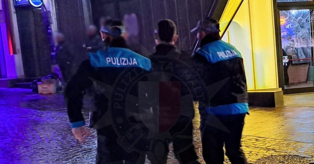 Tlettax-il Uffiċjal tal-Pulizija F'Ħidma Attiva Minkejja Akkużi ta' Frodi fuq l'Overtime