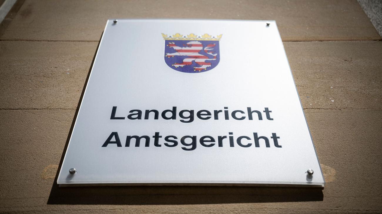 52-Jähriger gesteht Anlagebetrug mit Schein-Waldprojekt vor Frankfurter Landgericht