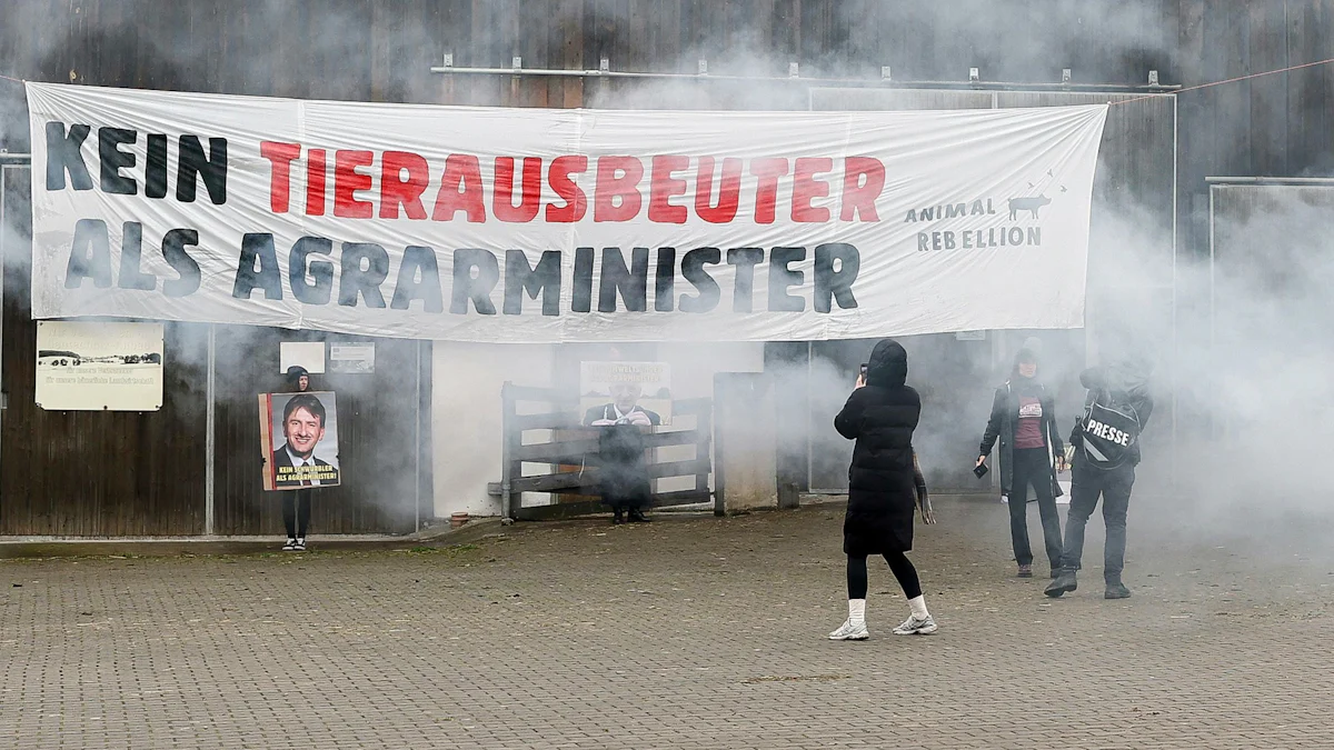 Fünf Animal-Rebellion-Aktivisten wegen Hausfriedensbruchs auf Bauernhof verurteilt