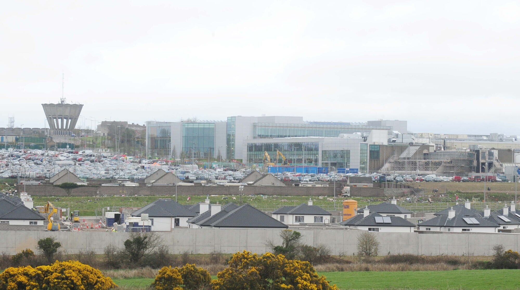 Gardaí seize suspected cocaine and cash in Cork city drugs raids