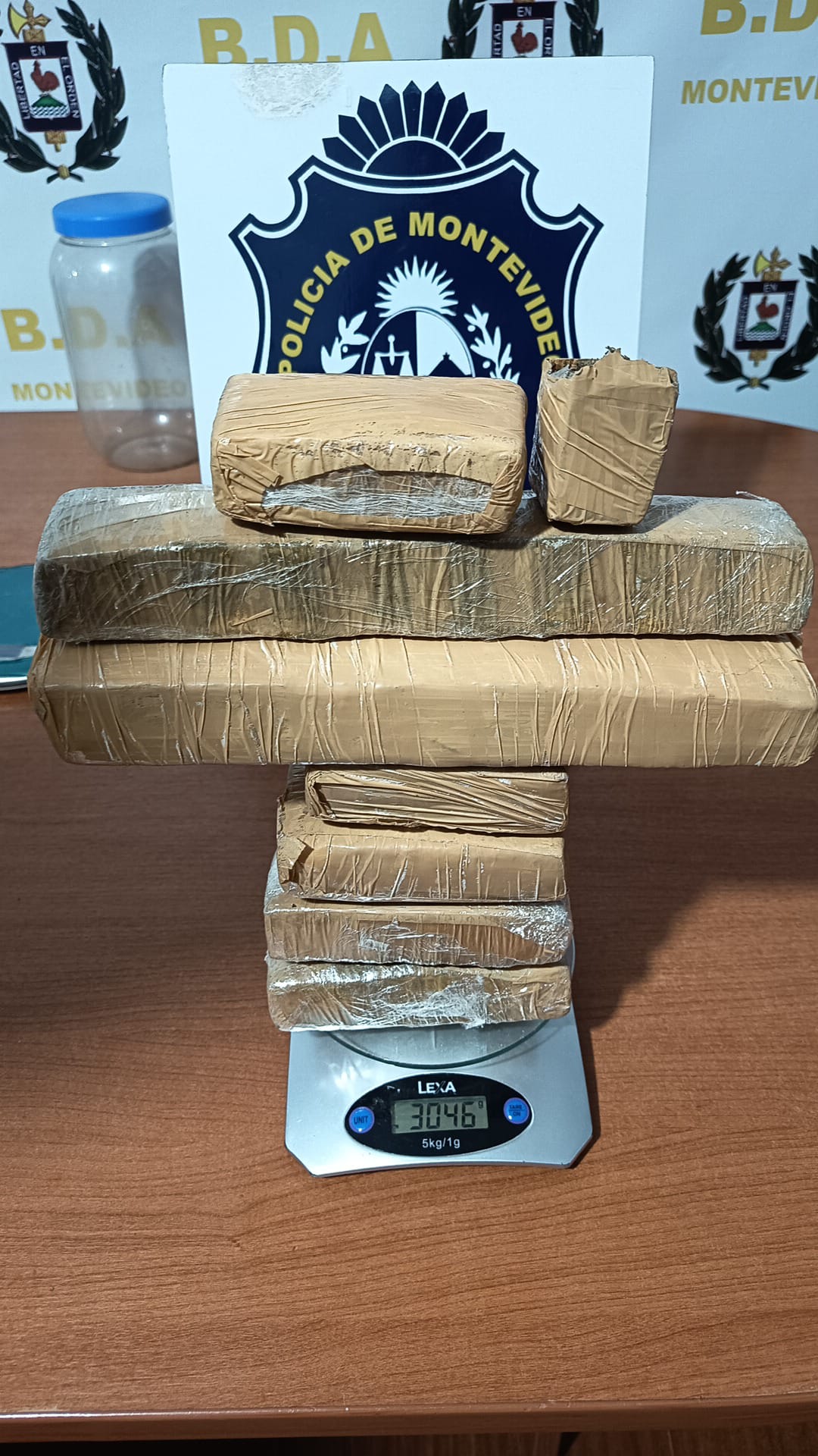 Decomisan más de tres kilos de droga en operativo policial en Cauceglia