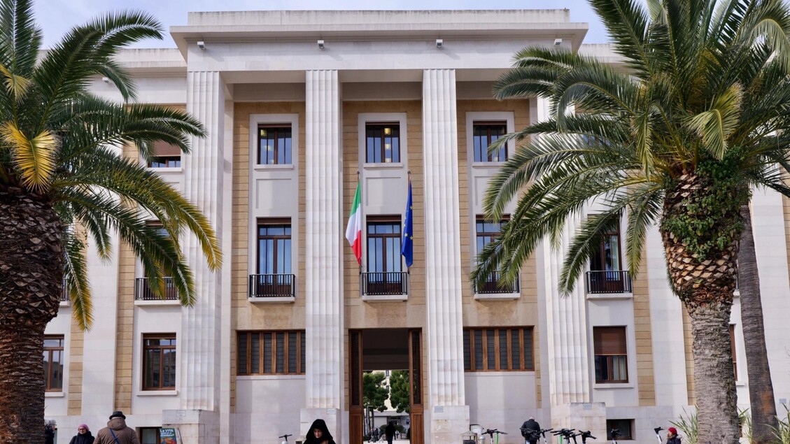 Aggressione al Policlinico di Bari: marito di paziente colpisce medico, arrestato