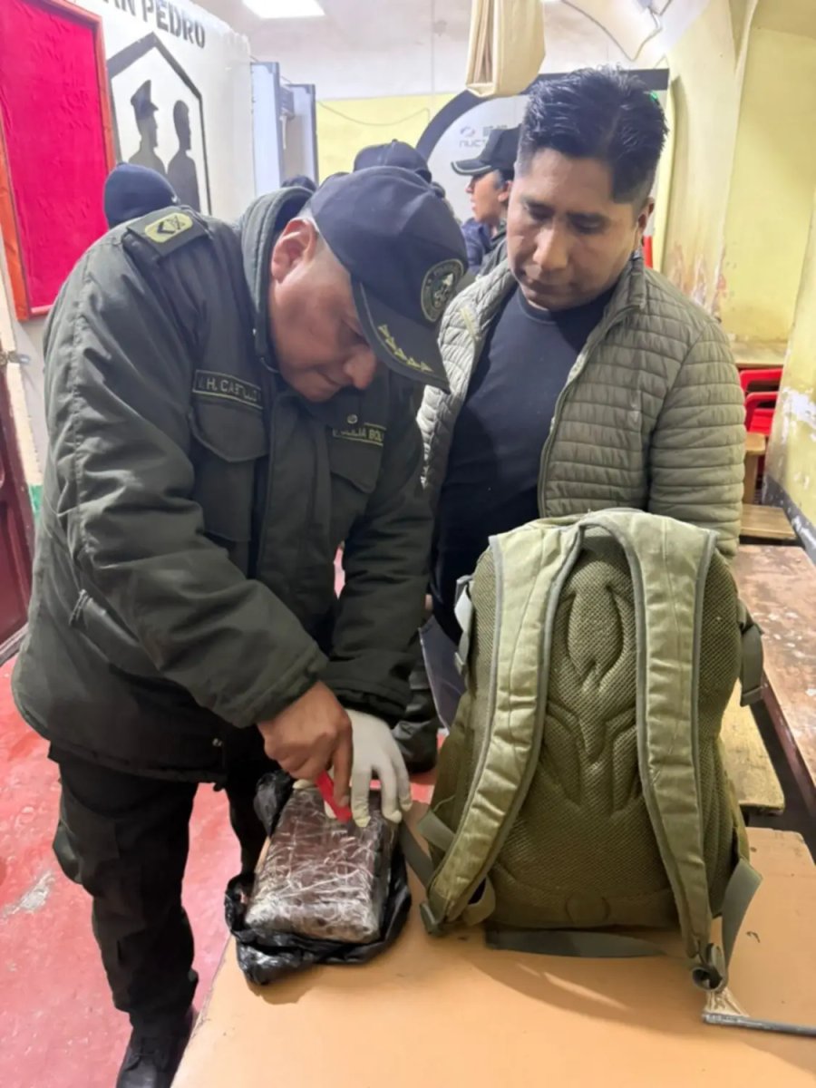 Policía cae por intentar pasar cocaína a la cárcel de San Pedro