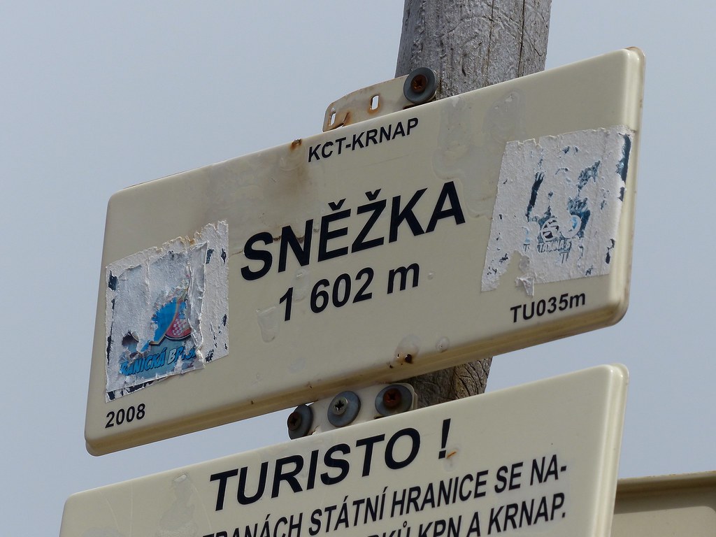 Gang přes aplikace vozil lidi a neplatil státu DPH, škoda jde do stovek milionů