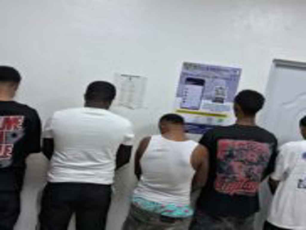 Policía incauta pistolas y escopeta durante operativos en Santo Domingo Norte