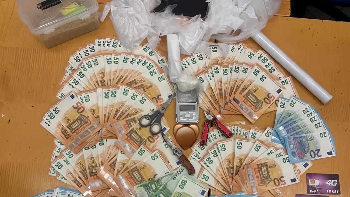 Reggio Emilia, giovane arrestato con cocaina e denaro non dichiarato