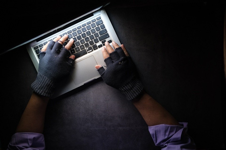 Cyberprzestępcy atakują pod fałszywą flagą mObywatela. Wyłudzają dane bankowe