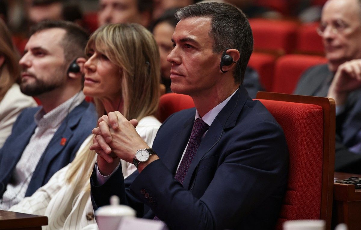 Un tribunal prohíbe a la mujer del presidente del Gobierno español salir del país por un caso de corrupción