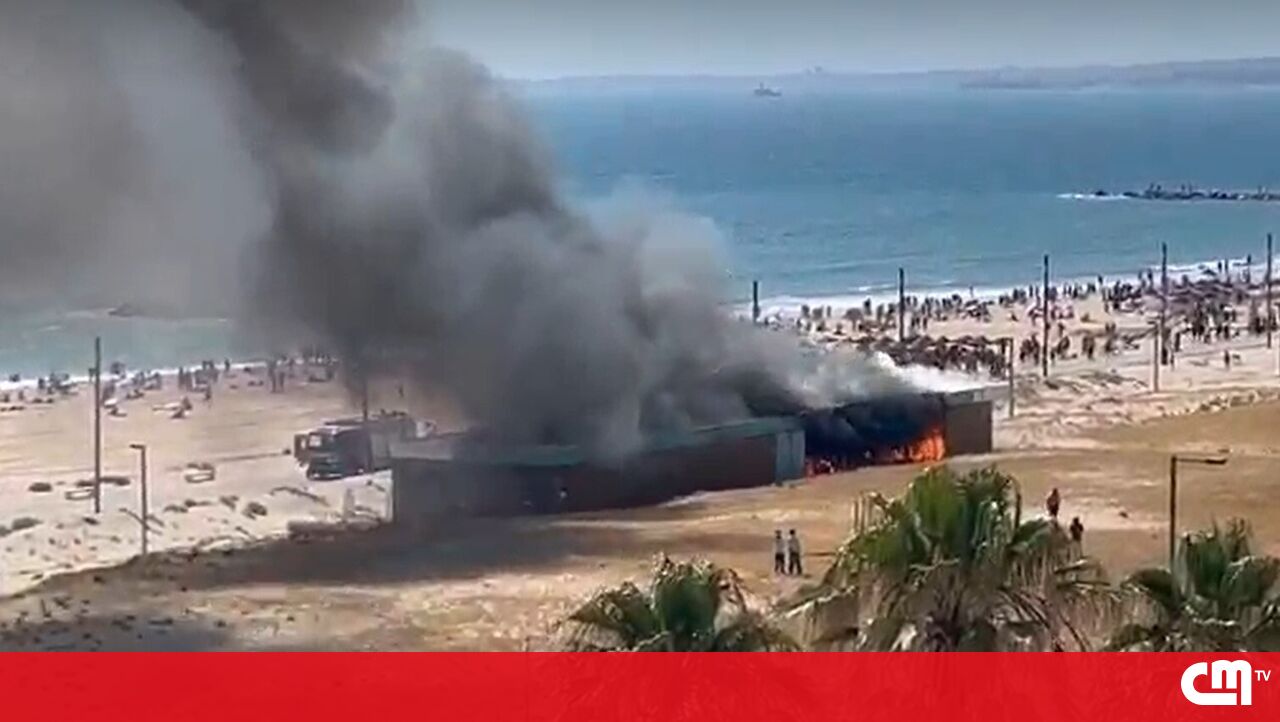 Casal de adolescentes brasileiros detido por incêndio em armazém de bar na Costa da Caparica