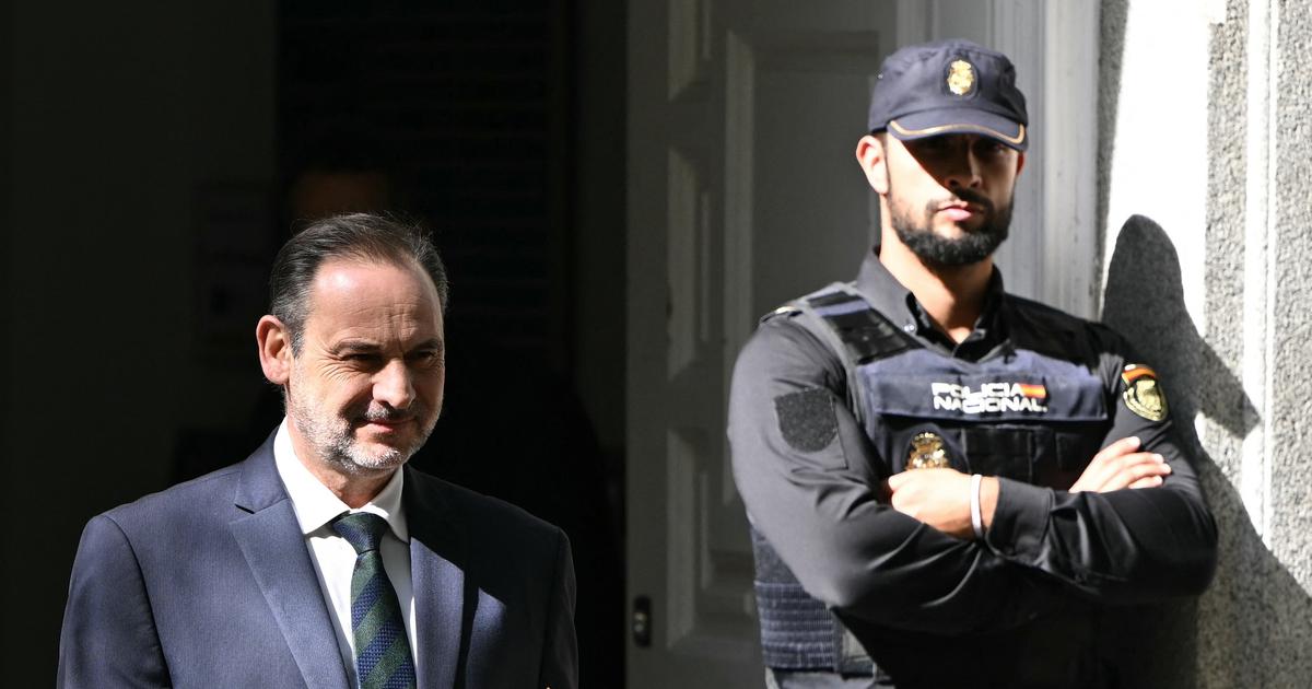 Cárcel para el exministro Ábalos por una trama de sobornos en contratos de mascarillas