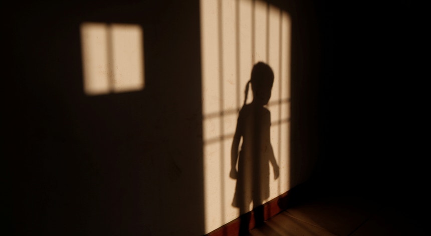 Quatro crianças mortas em contexto de violência familiar em seis meses