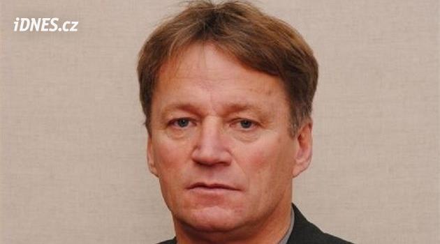 Místostarostu napadl muž přímo na radnici v Jirkově, policie útočníka zadržela