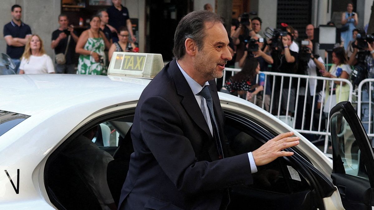 Expedientan a 24 años de prisión al exministro español Ábalos por caso de corrupción en contratos de mascarillas