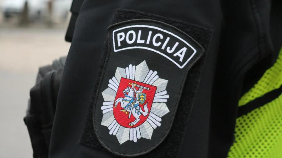 Giedraičiuose girtas vyras sumušė policininką bandydamas išvengti sulaikymo