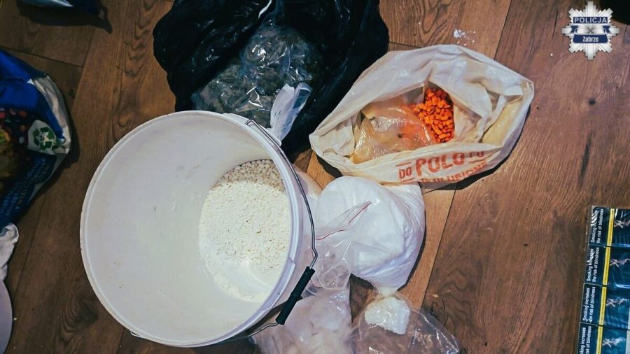 Recydywista z Zabrza zatrzymany z 3,5 kg narkotyków i kontrabandą