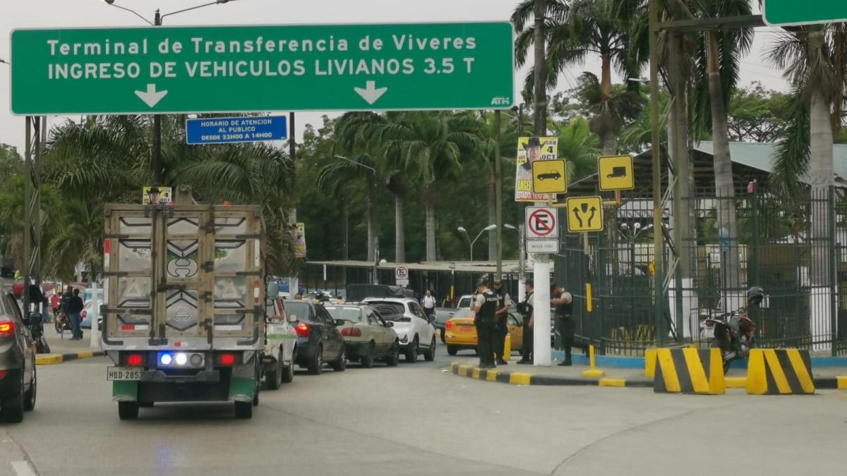 Muere cargador baleado en mercado de Montebello; tercer homicidio en el lugar desde abril
