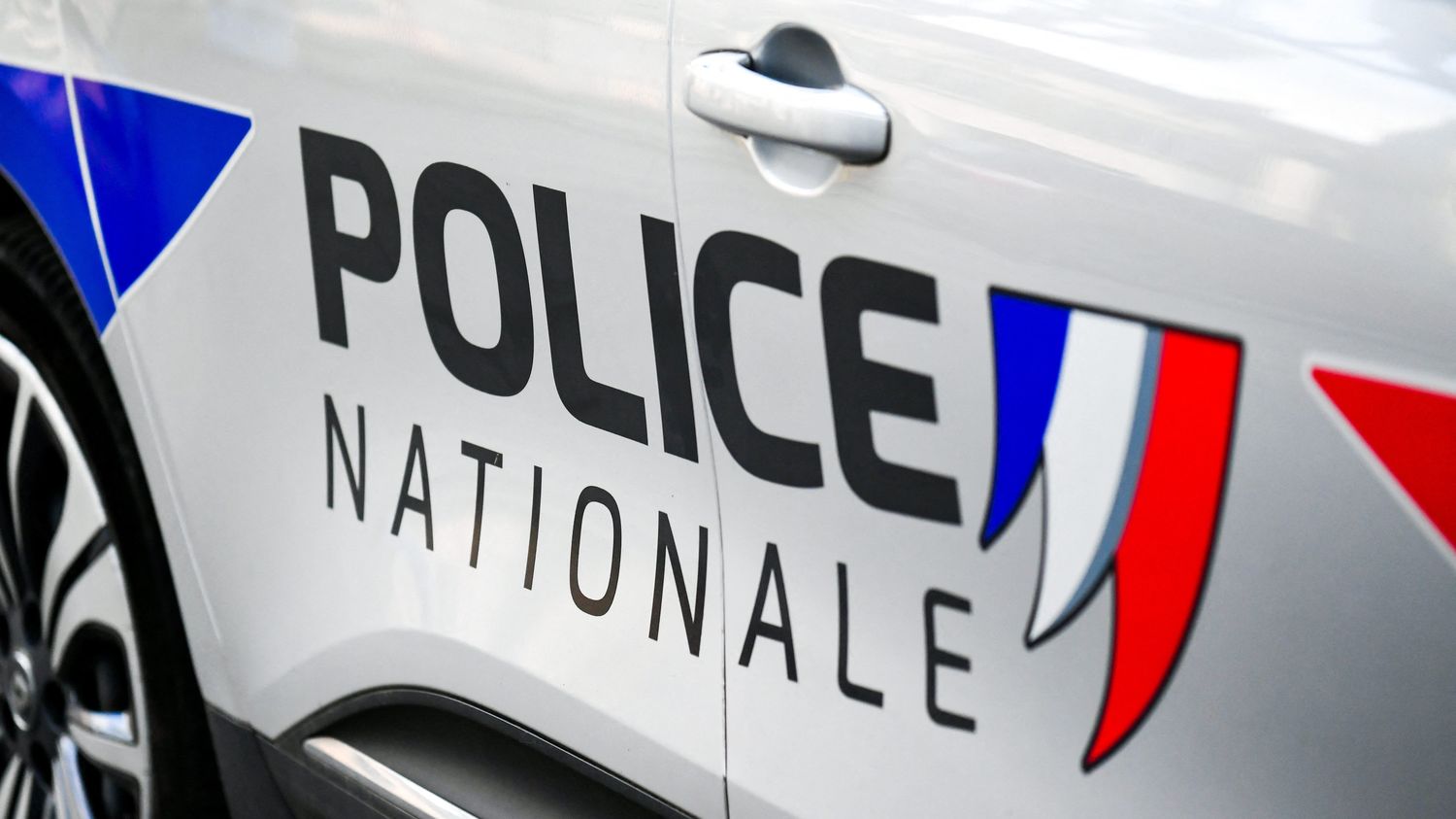 Meurtre de Théo à Rennes : la police recherche une femme en robe verte présente sur les lieux