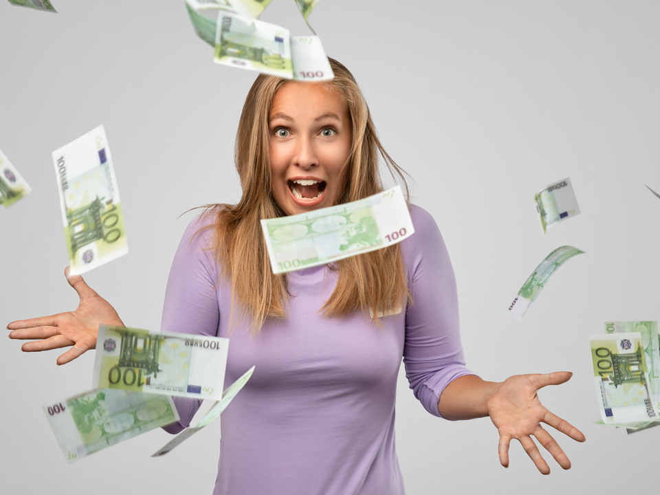 Frode sul reddito di cittadinanza in Italia: oltre 3.300 irregolari scoperti, danno da 43 milioni di euro