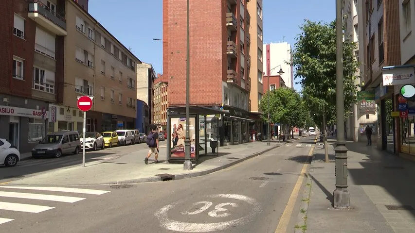 Policía de Gijón detiene a joven por violencia de género en barrio de La Calzada