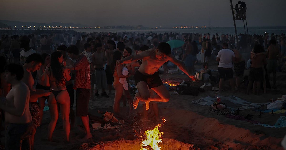 Cuarenta arrestos en las playas valencianas durante la verbena de San Juan