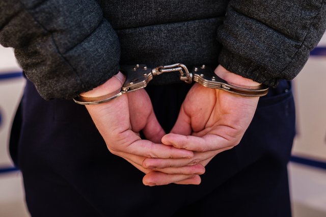 Bărbat din Argeș, reținut pentru abuzuri sexuale online asupra unei copile de 7 ani