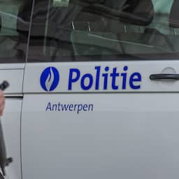 Bestuurder in Antwerpen opgepakt na gooien geldzakken bij controle