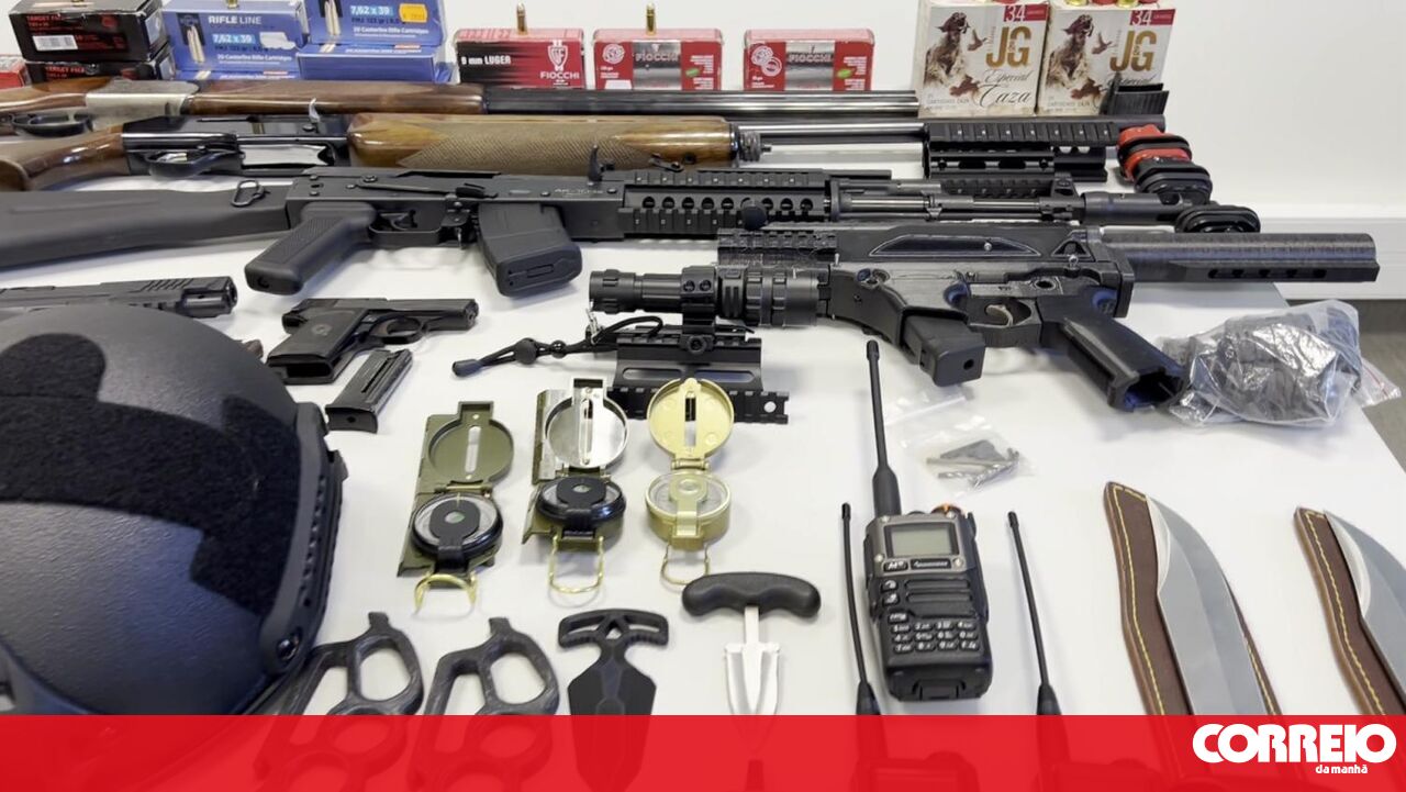 Agente da PSP detido por liderar grupo neonazi tinha bomba para drone construída em impressora 3D