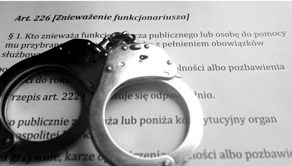 Mężczyzna w Tarnobrzegu groził policjantom śmiercią i naruszył nietykalność funkcjonariusza
