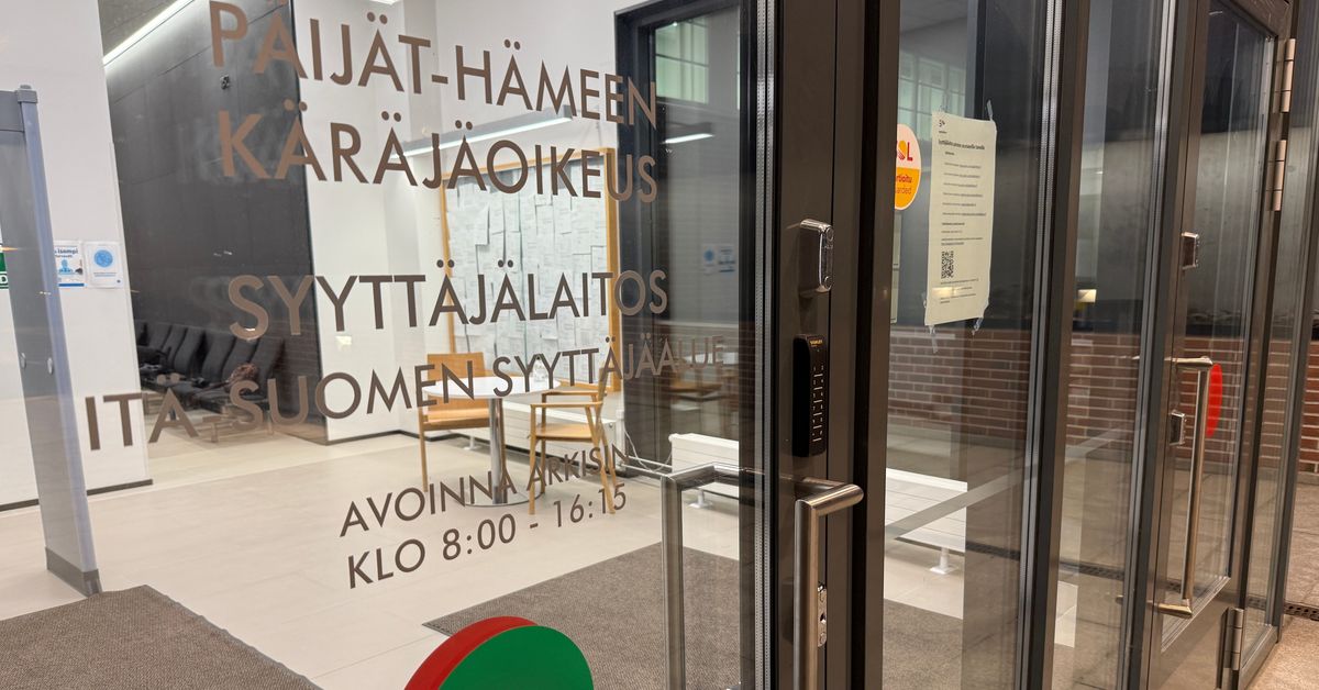 Poliisi epäilee 22-vuotiasta miestä murhan yrityksestä Lahdessa – uhri löytyi vakavasti loukkaantuneena rappukäytävästä