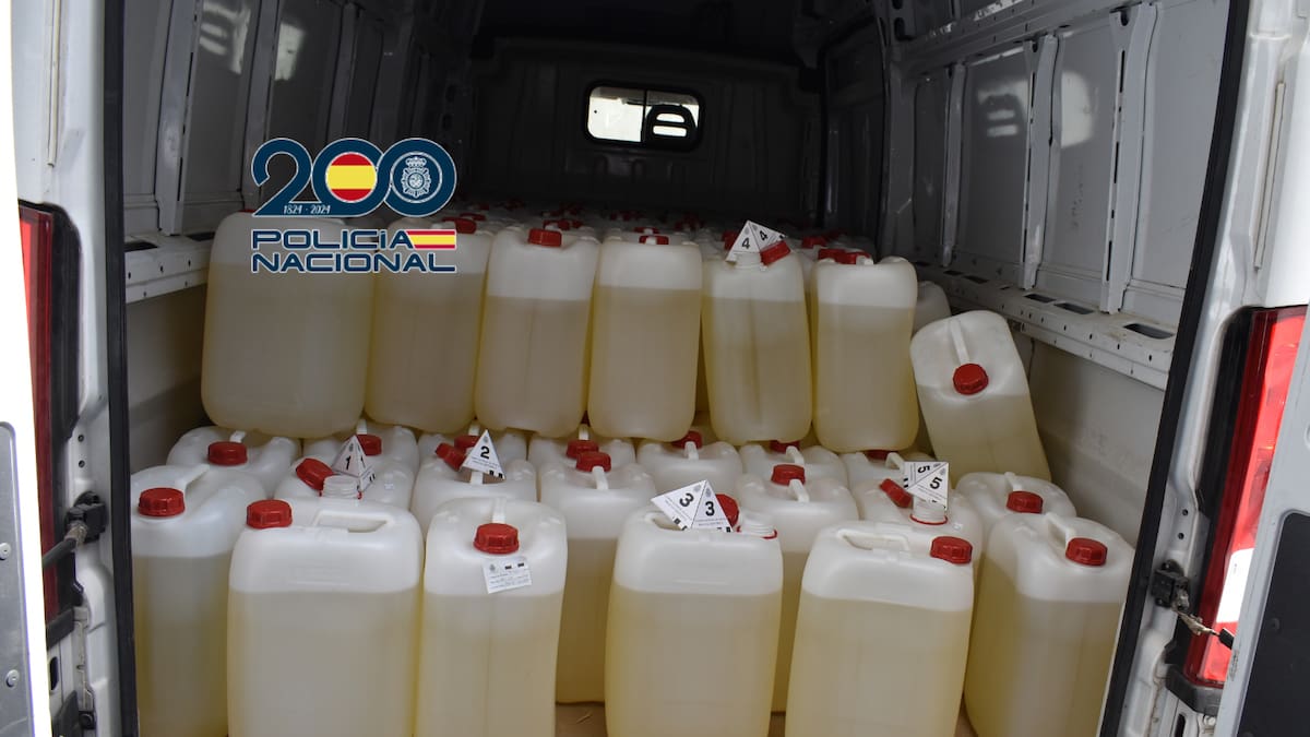 Interceptan en Jerez una furgoneta con 3.330 litros de combustible vinculado al narcotráfico